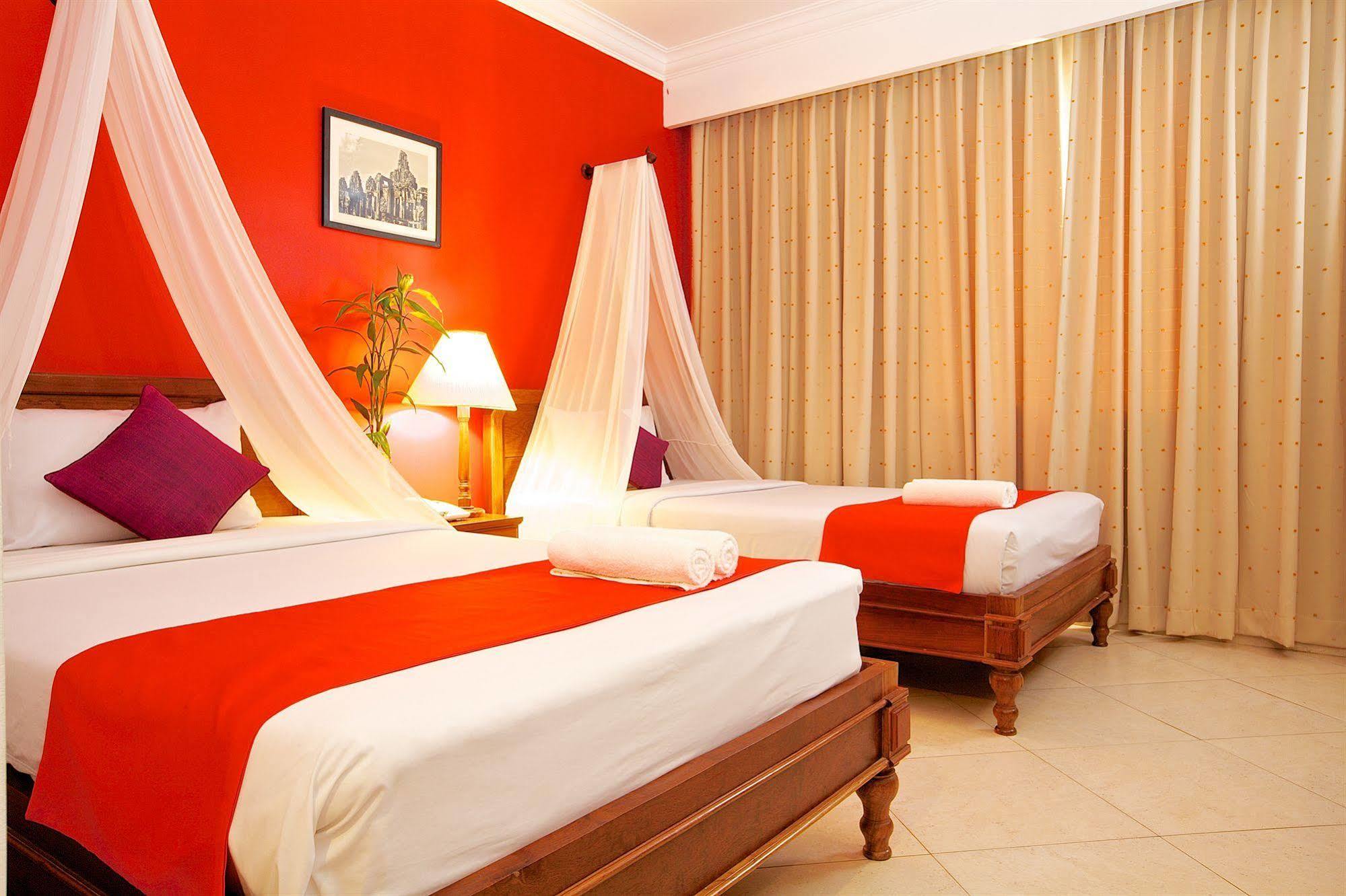 Forest King Hotel II Сием Реап Екстериор снимка