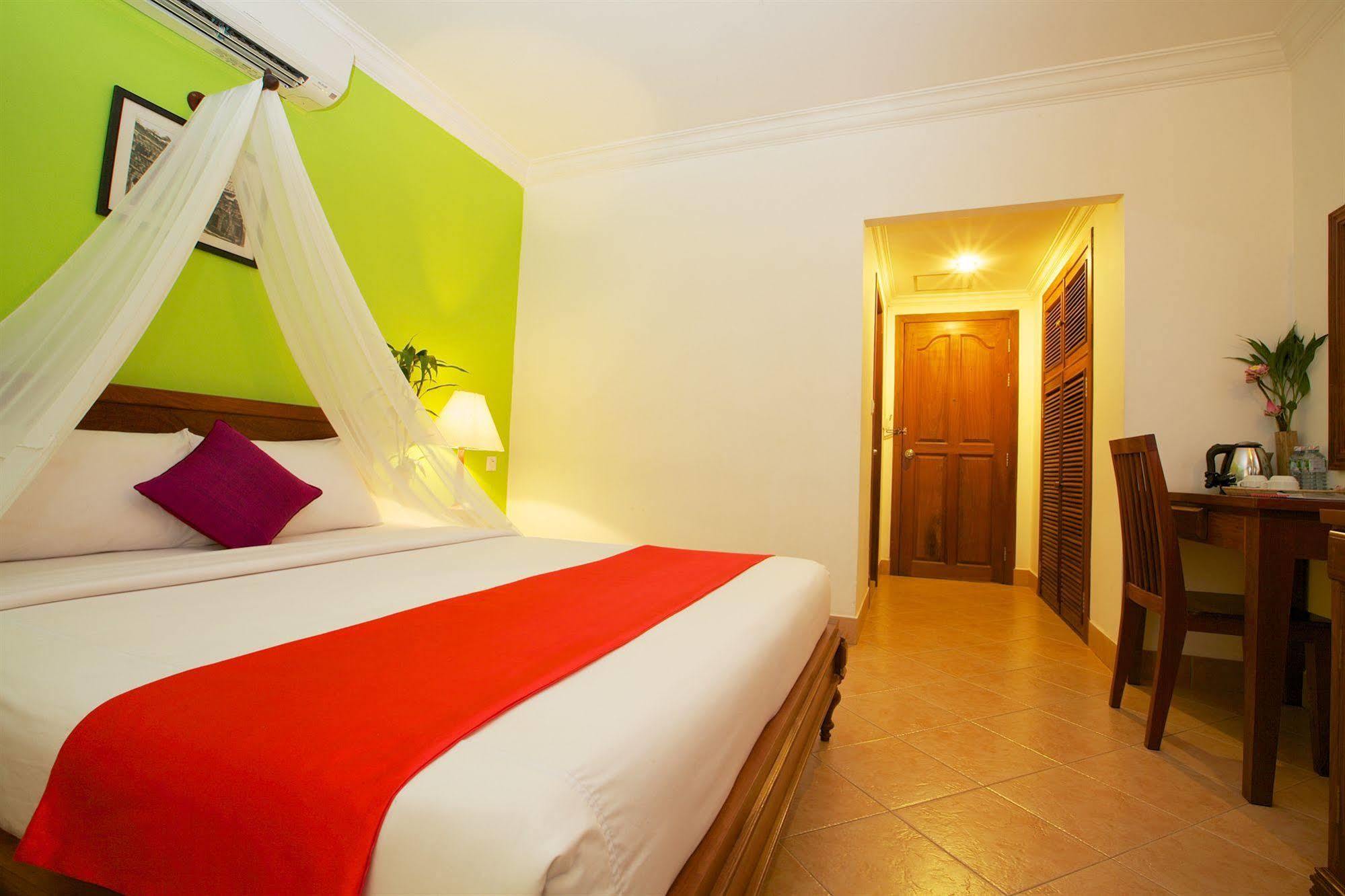 Forest King Hotel II Сием Реап Екстериор снимка