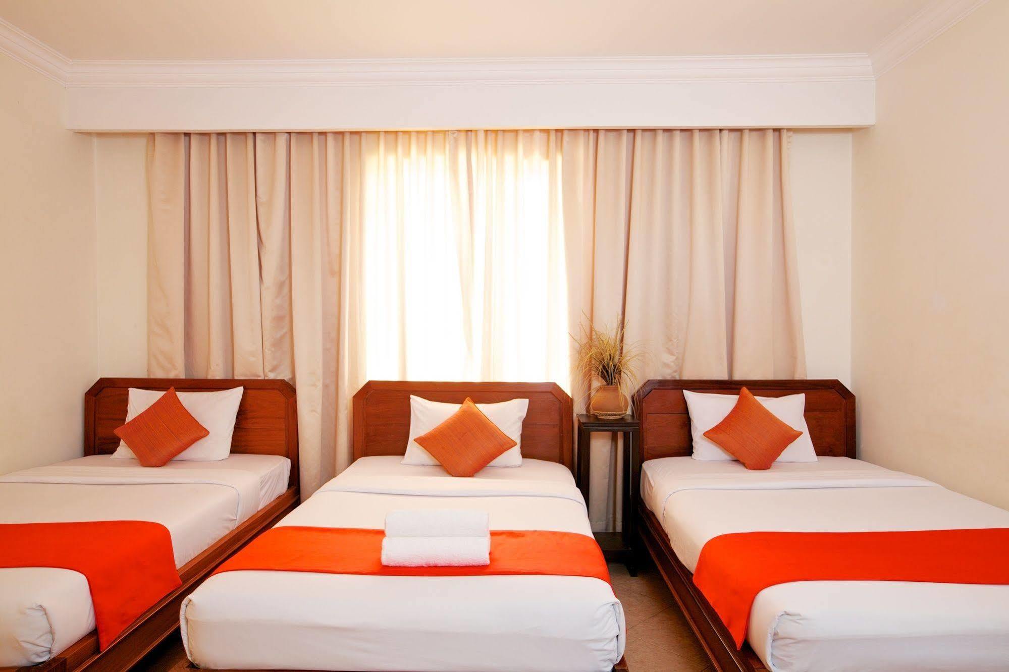 Forest King Hotel II Сием Реап Екстериор снимка